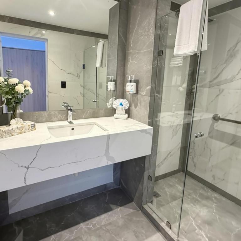 Wyndham Garden Tijuana Palacio Azteca - Habitación Doble Superior con 2 camas dobles - No fumadores - 9