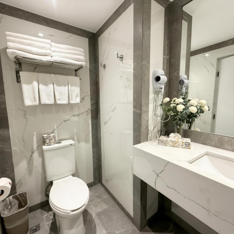 Wyndham Garden Tijuana Palacio Azteca - Habitación Doble Superior con 2 camas dobles - No fumadores - 10