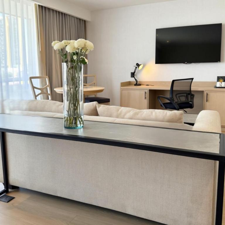 Wyndham Garden Tijuana Palacio Azteca - Suite Superior con cama extragrande y bañera de hidromasaje - Para no fumadores - 5