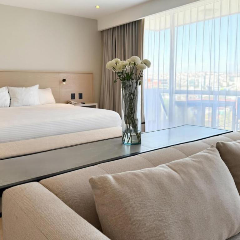 Wyndham Garden Tijuana Palacio Azteca - Suite Superior con cama extragrande y bañera de hidromasaje - Para no fumadores - 6