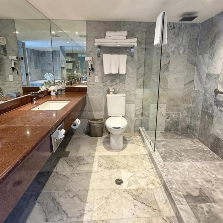 Wyndham Garden Tijuana Palacio Azteca - Suite Superior con cama extragrande y bañera de hidromasaje - Para no fumadores - 7
