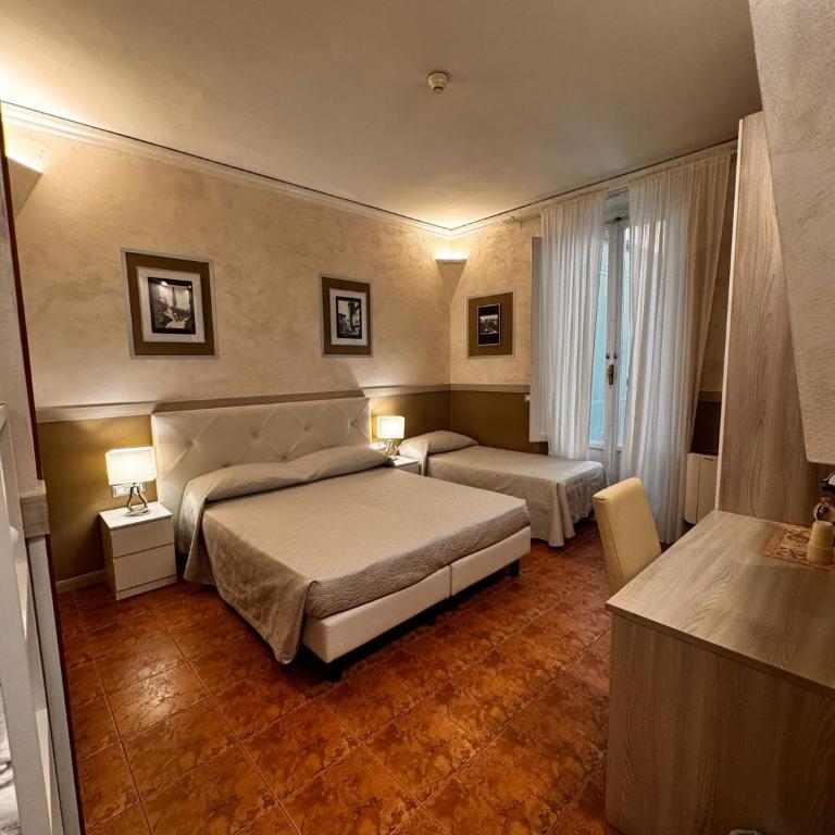 Hotel Alinari - Camera Tripla - 7