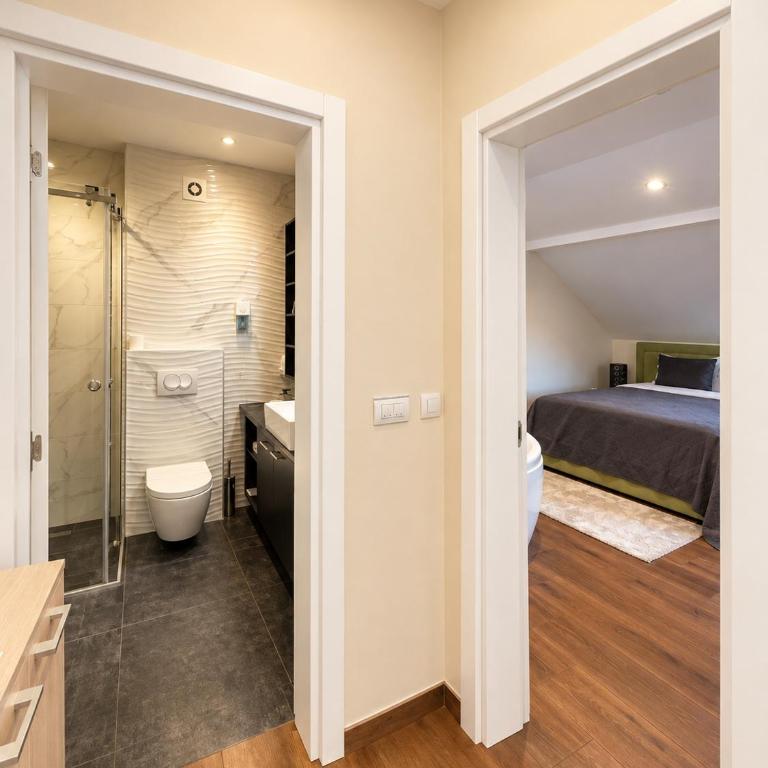Apart Hotel Maksimum - Suite Lit King-Size avec Baignoire Spa - 12