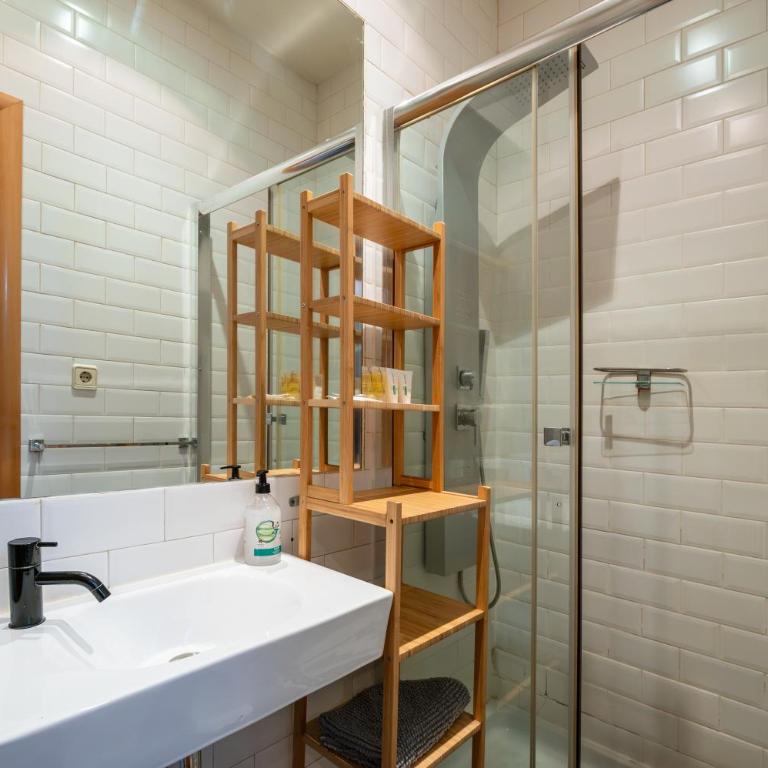 Centrico a 5 min de Gran Via AC WiFi y Cocina Completa - Apartamento de 1 dormitorio - 5