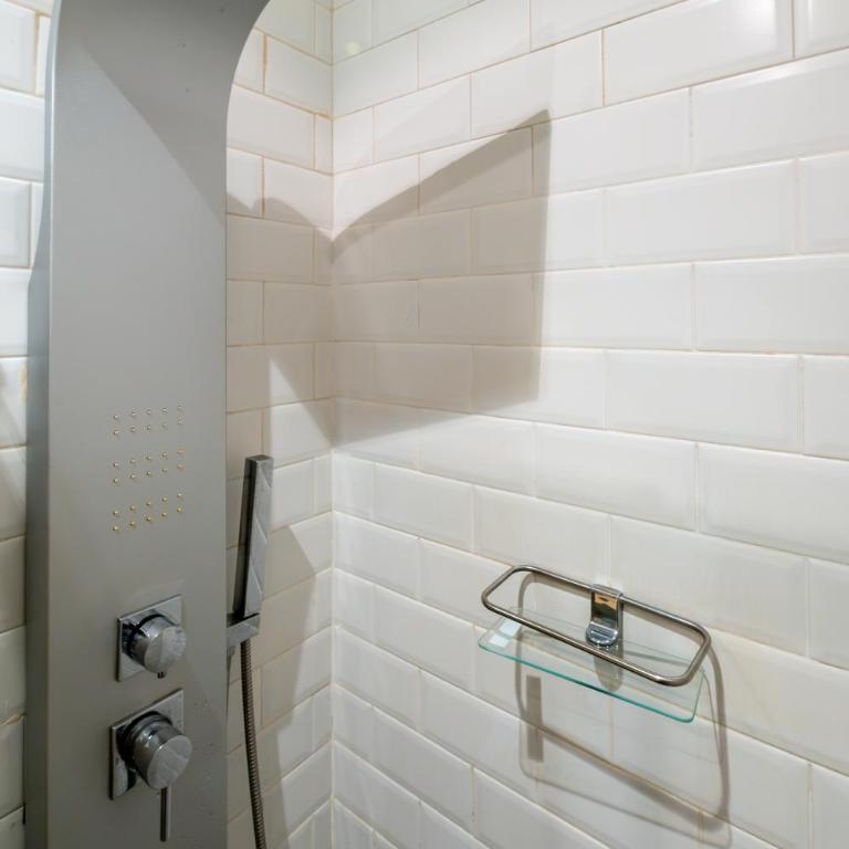 Centrico a 5 min de Gran Via AC WiFi y Cocina Completa - Apartamento de 1 dormitorio - 14