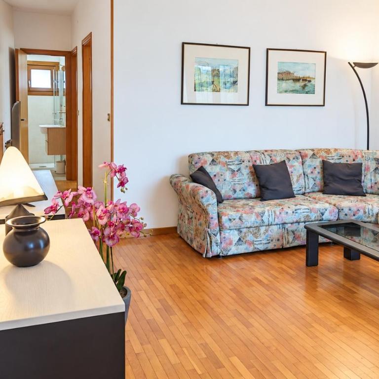 BookingPeschiera del Garda - Appartamento con 3 Camere da Letto e con Balcone - 1