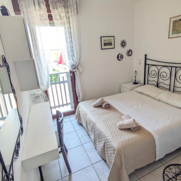 BookingPeschiera del Garda - Appartamento con 2 Camere da Letto e Balcone - 13