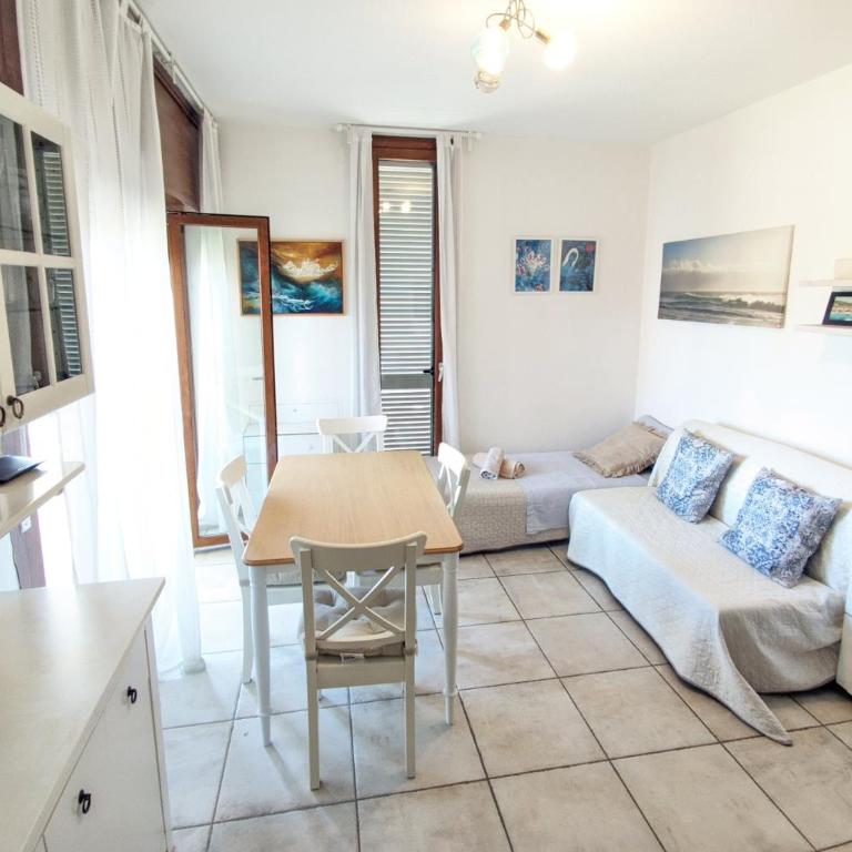 BookingPeschiera del Garda - Appartamento con 2 Camere da Letto e Balcone - 9
