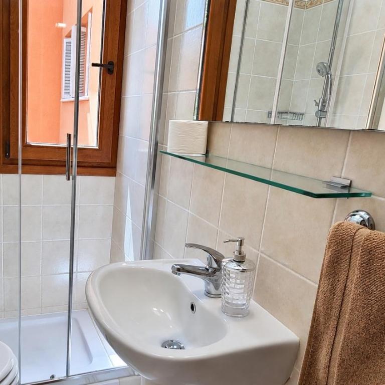 Last Minute Booking - Appartamento con Balcone - 5