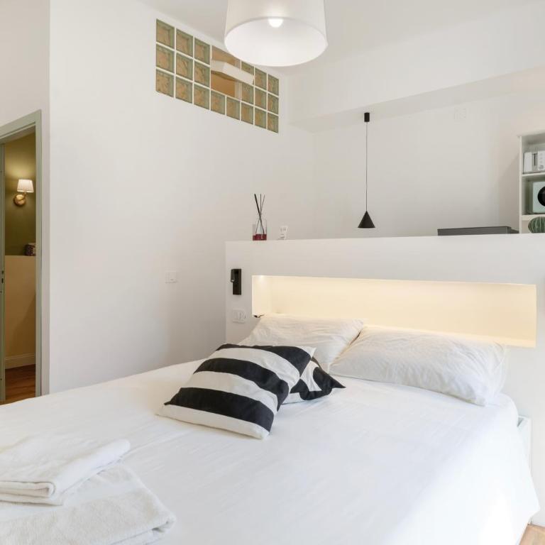 Lulahome - Appartamento Superior con 1 Camera da Letto e Balcone - 4