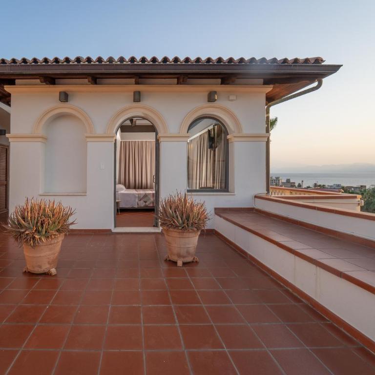 Maison Blanche Rooms - Boutique - Junior Suite con Vista Mare - 2