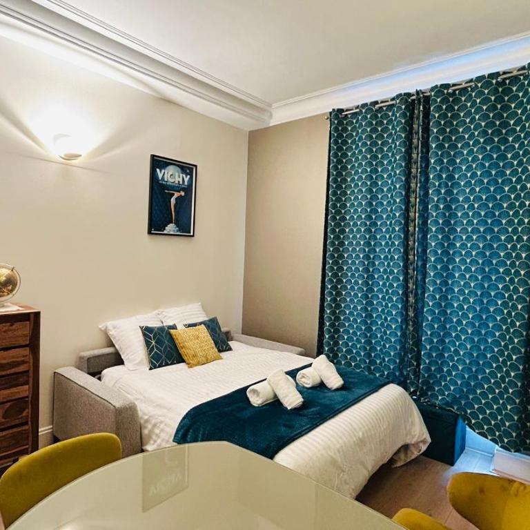 L'Ambassadeur - Studio chic au Cœur du Triangle D'Or - One-Bedroom Apartment - 13