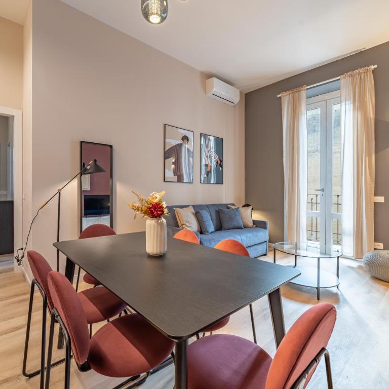 5' from Central Station, with 2 Bedrooms - Appartamento con 2 Camere da Letto e Balcone - 15