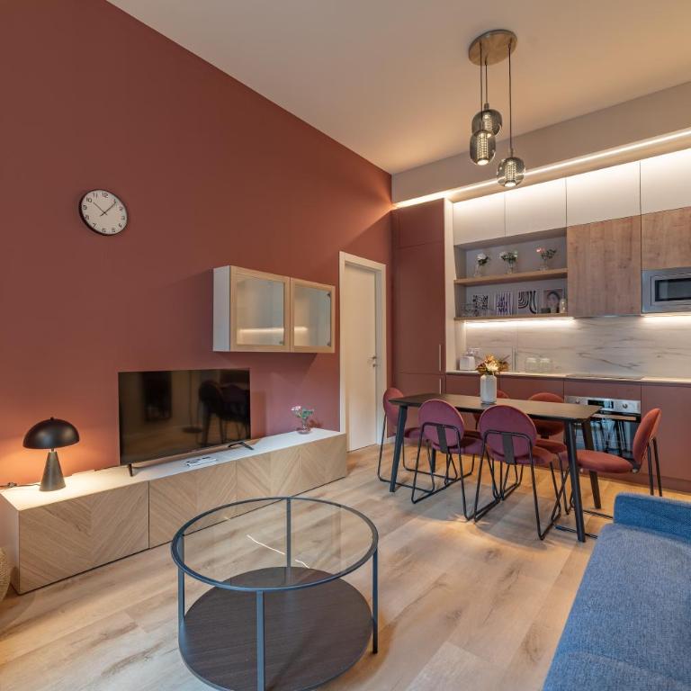 5' from Central Station, with 2 Bedrooms - Appartamento con 2 Camere da Letto e Balcone - 16