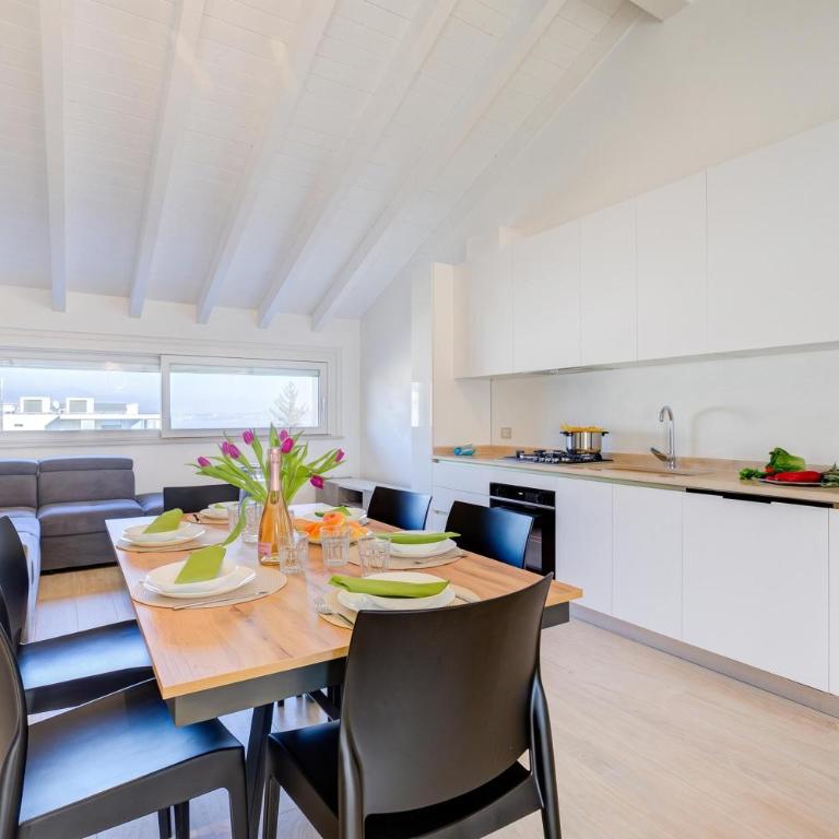 Peschiera Apartments Near The Lake - Apartment with Lake View - 1