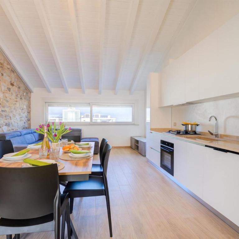 Peschiera Apartments Near The Lake - Apartment with Lake View - 3