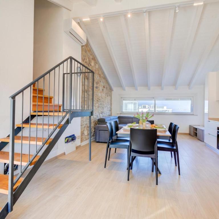 Peschiera Apartments Near The Lake - Apartment with Lake View - 4