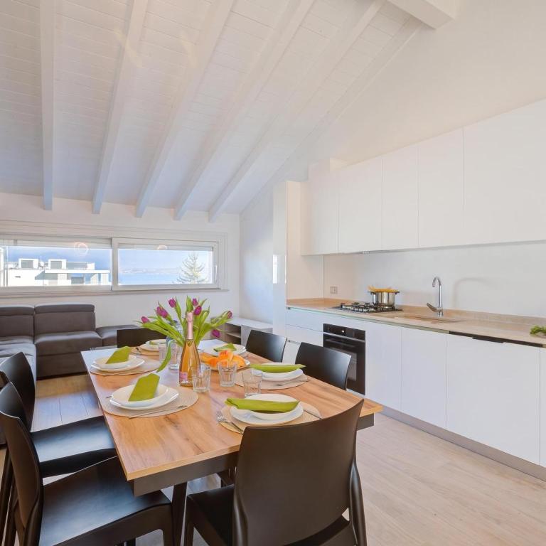 Peschiera Apartments Near The Lake - Apartment with Lake View - 10