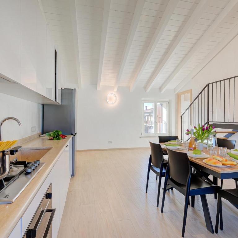 Peschiera Apartments Near The Lake - Apartment with Lake View - 12