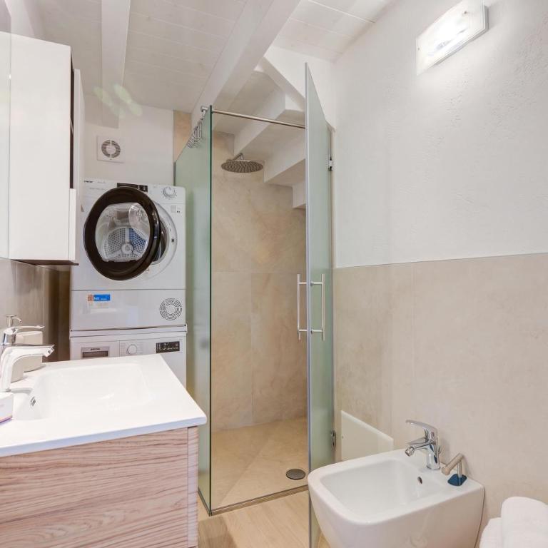 Peschiera Apartments Near The Lake - Apartment with Lake View - 15