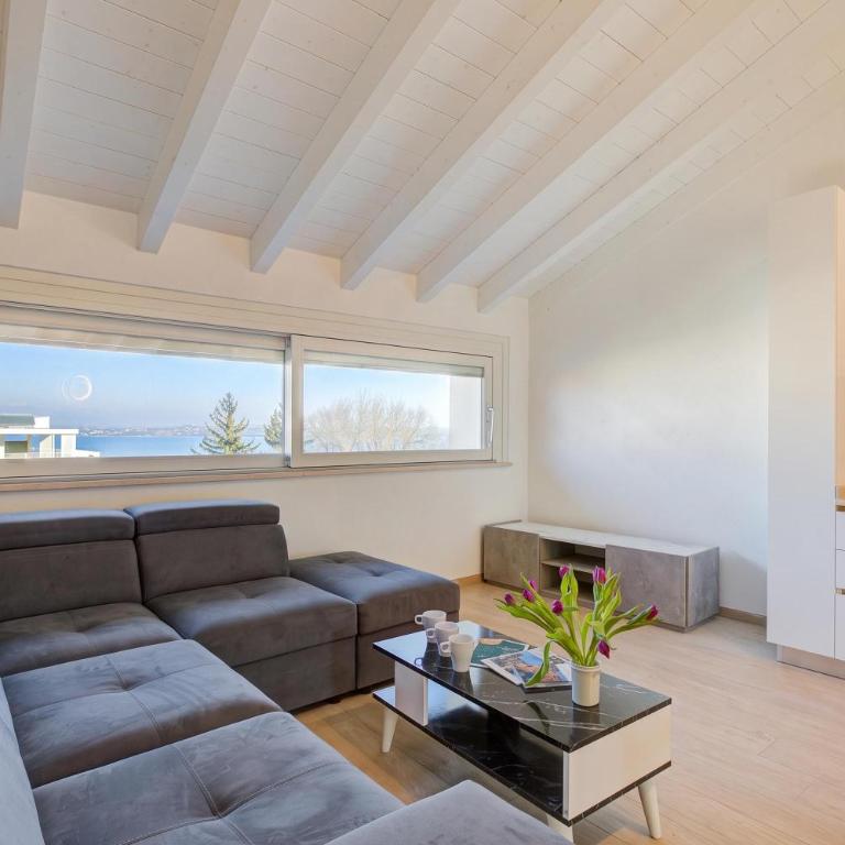 Peschiera Apartments Near The Lake - Apartment with Lake View - 17