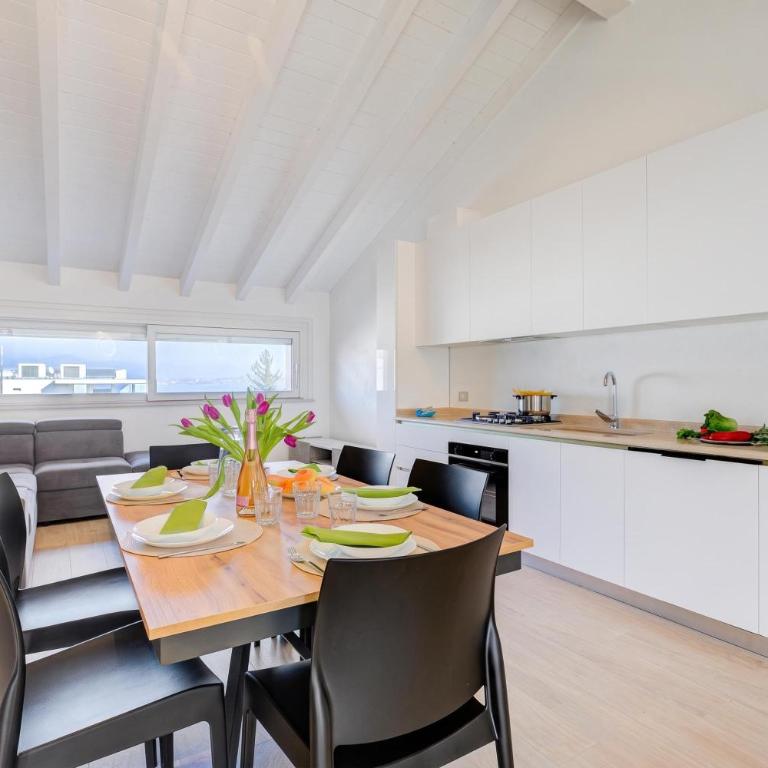 Peschiera Apartments Near The Lake - Apartment with Lake View - 18