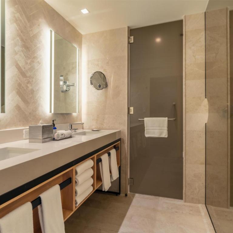 Hilton Mexico City Reforma - Habitación Exclusiva con 2 camas dobles - 5
