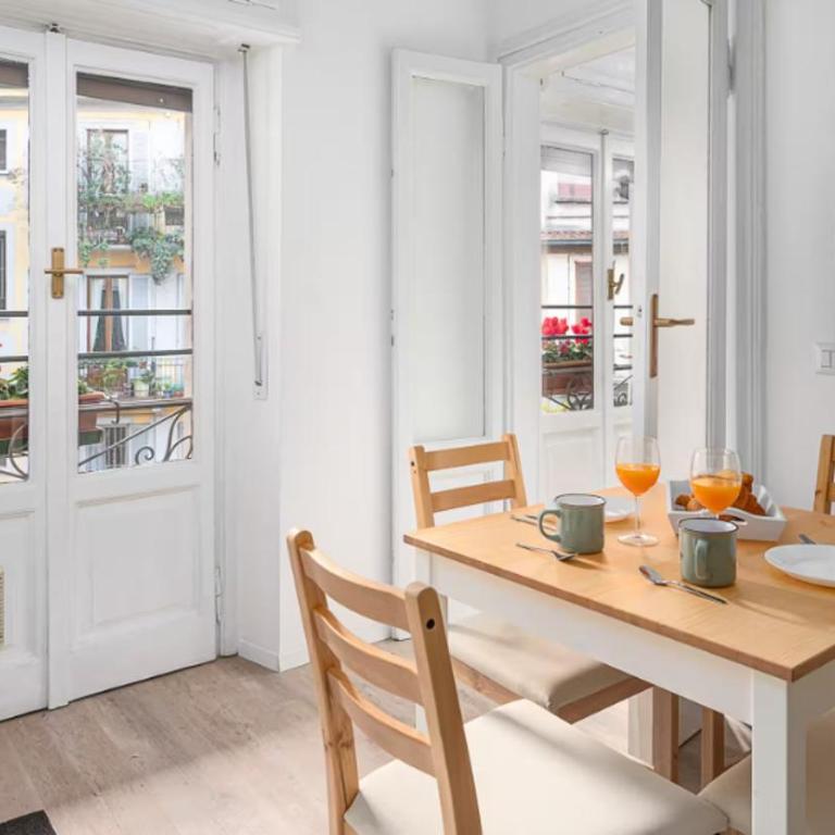 Classbnb - 4 Apartments - Milano Garibaldi - 5 min to Moscova M2 Green Line - Appartamento Deluxe con 2 Camere da Letto - 10