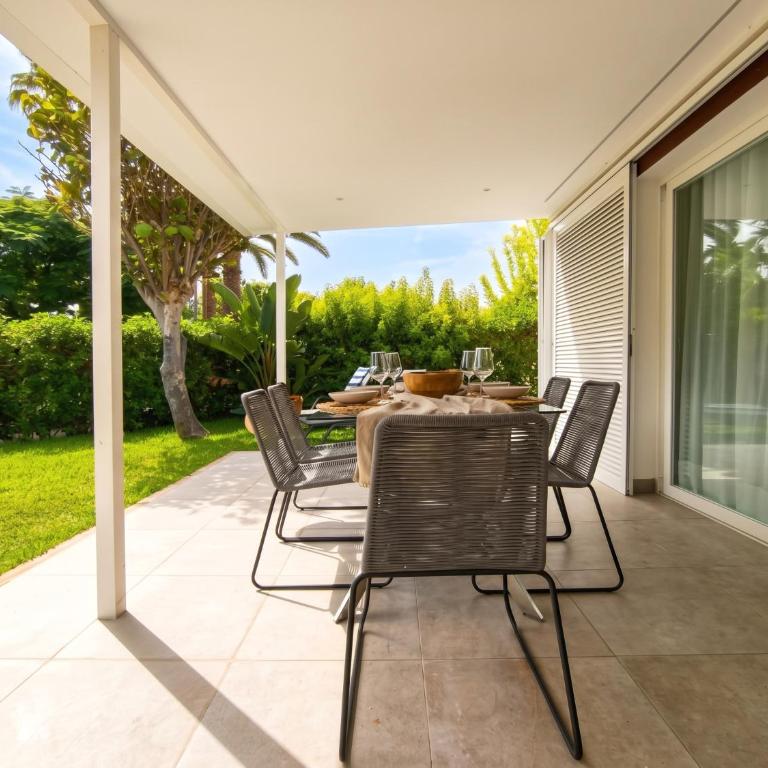 Villa Guerrero - Terraza y acceso a piscina común - Villa de 2 dormitorios - 26