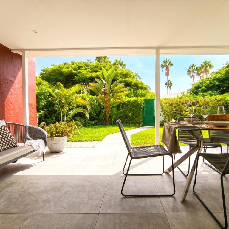 Villa Guerrero - Terraza y acceso a piscina común - Villa de 2 dormitorios - 63