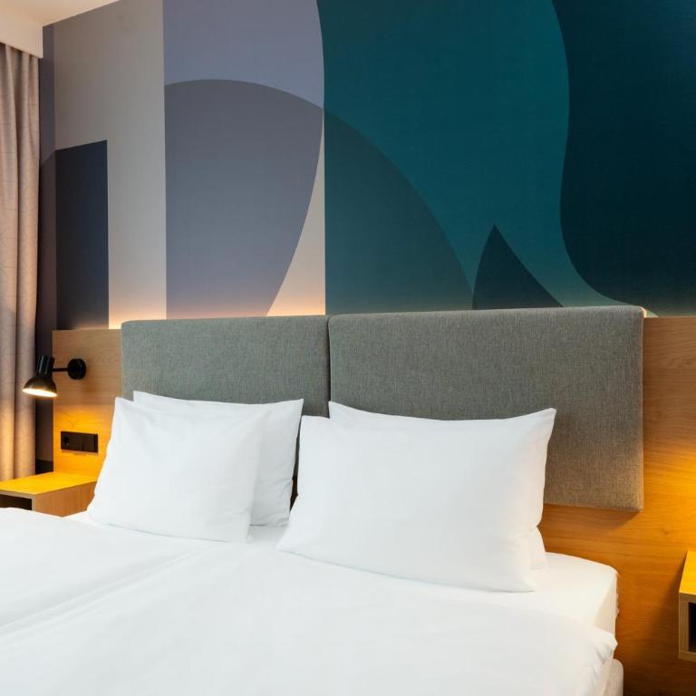Holiday Inn Munich - Westpark by IHG - Standard Zimmer mit Kingsize-Bett - 8