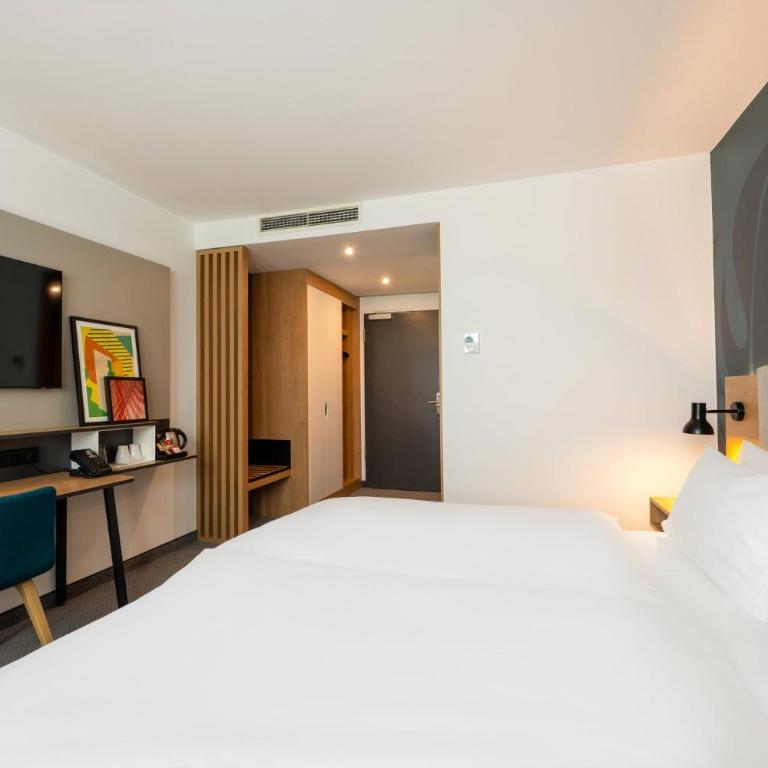Holiday Inn Munich - Westpark by IHG - Standard Zimmer mit Kingsize-Bett - 9