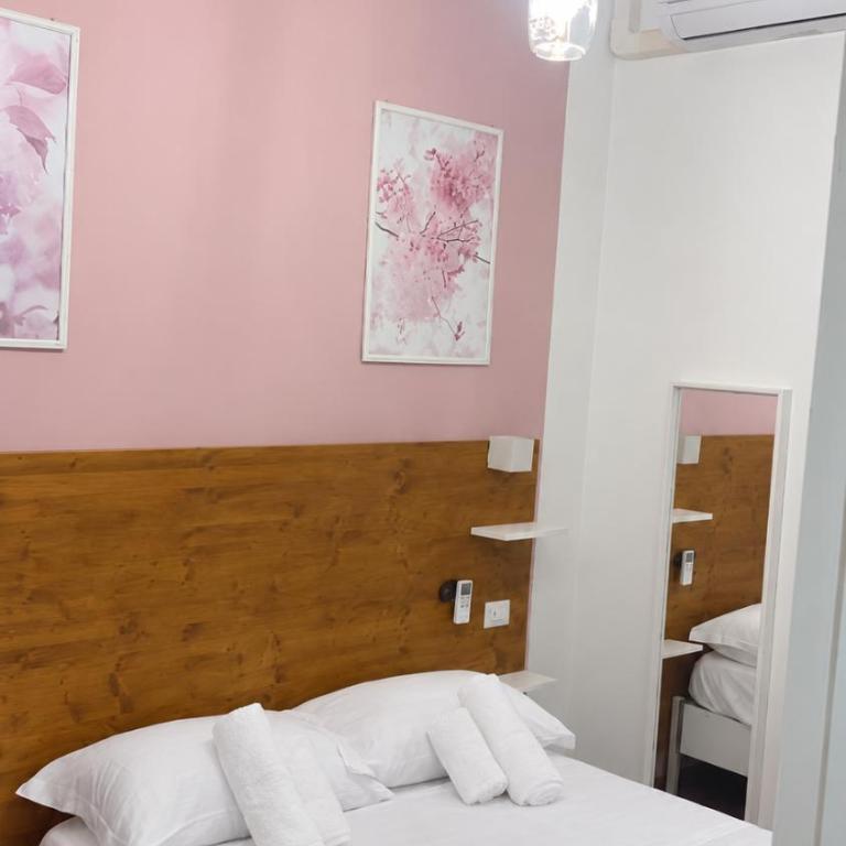Domus Filiberto by Local Domus - Camera Tripla Basic con Bagno in Comune - 7
