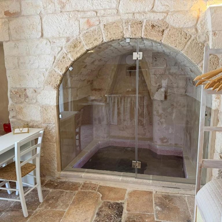 Romantic Stone Suite with Private Whirlpool Tub - Apartment mit 1 Schlafzimmer - 11