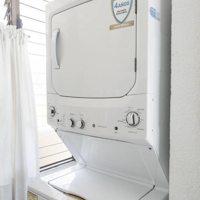 2 Bedroom Ocean Front Condo in the Hotel Zone - Casa - 19