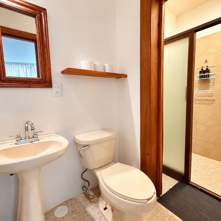 Casa Bugambilia Double Room - Habitación Doble con baño privado - 8