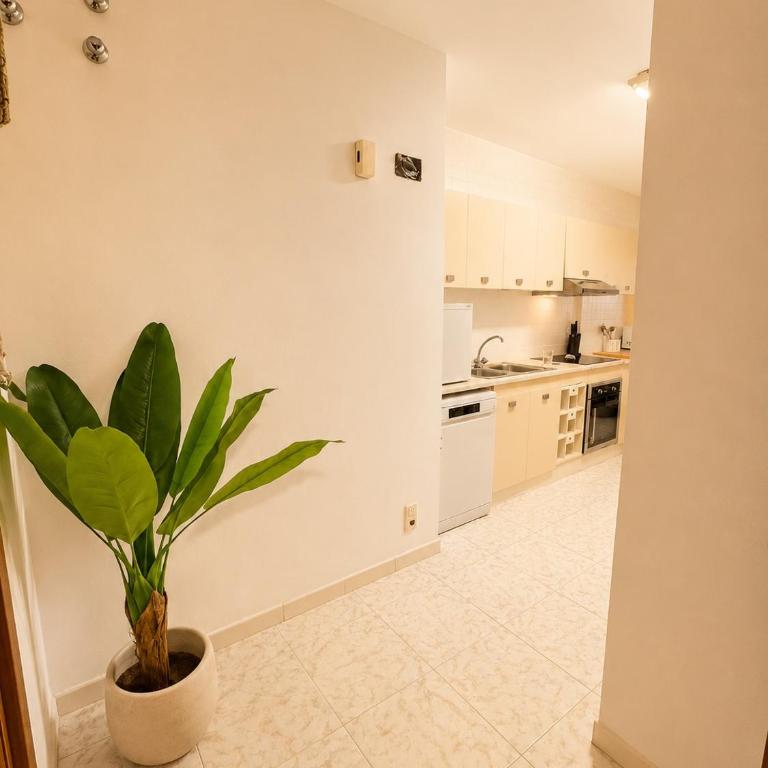 Gran Apartamento - Av Cortes Valencianas - 4 Habitaciones - Apartment - 32