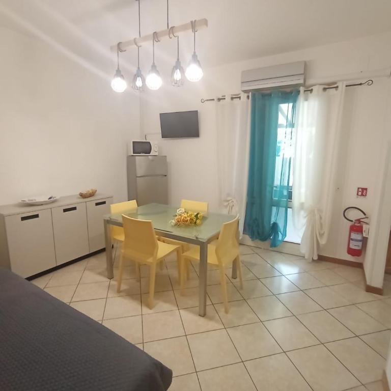 Dina/Viel - Two-Bedroom Apartment - 11