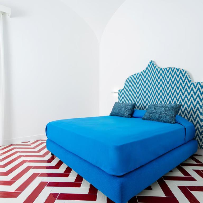 Gialma Suites - Italian Escape - King Room with Garden View - 2