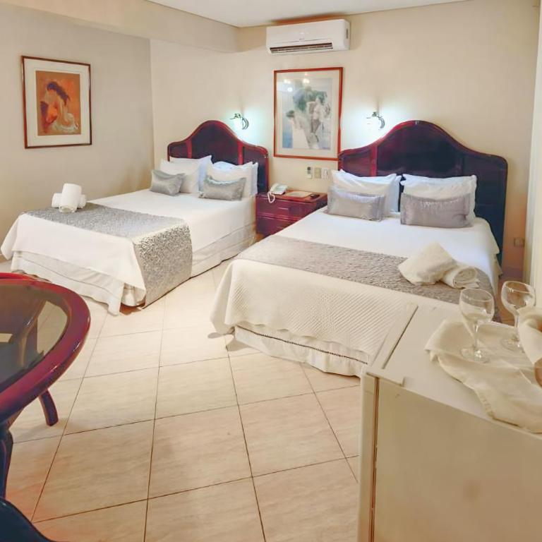 Hotel Arenal - Habitación Doble - 2 camas dobles - 1