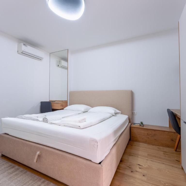 Modern City hall apartments - Deluks Dvokrevetna Soba sa Bračnim Krevetom - 5