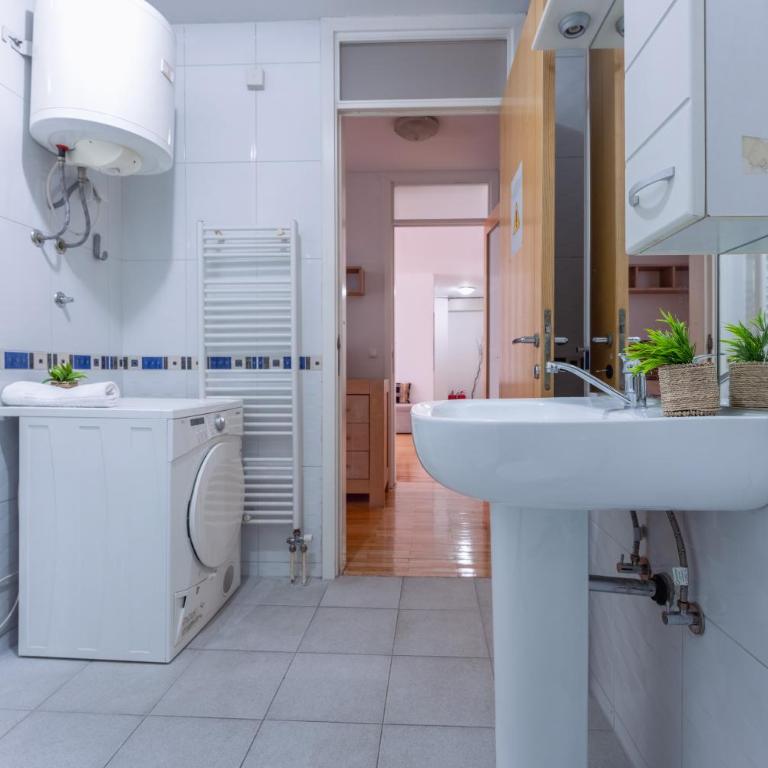 Modern 2BDR apartment in the center - FREE PARKING - Apartman sa 2 Spavaće Sobe - 3