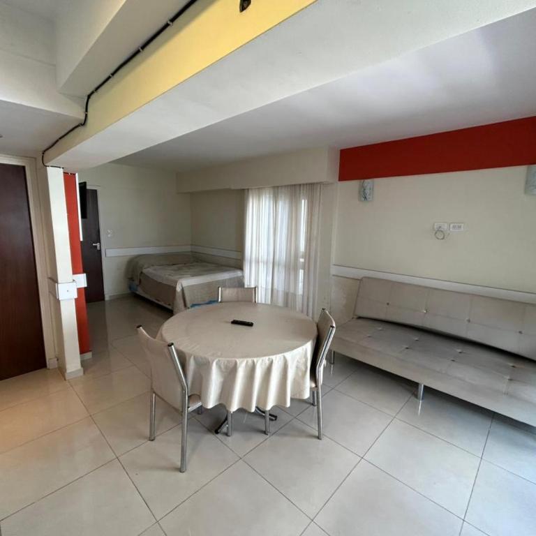 Un ambiente con vista al mar y cochera - Apartamento de 1 dormitorio - 7