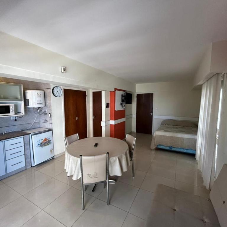 Un ambiente con vista al mar y cochera - Apartamento de 1 dormitorio - 9