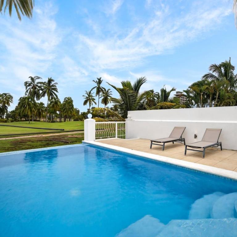 Residencia con alberca y vista al campo de golf - Casa de 4 dormitorios - 1