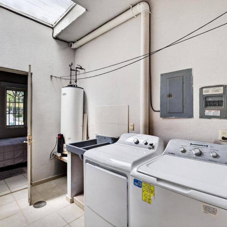 Residencia con alberca y vista al campo de golf - Casa de 4 dormitorios - 9