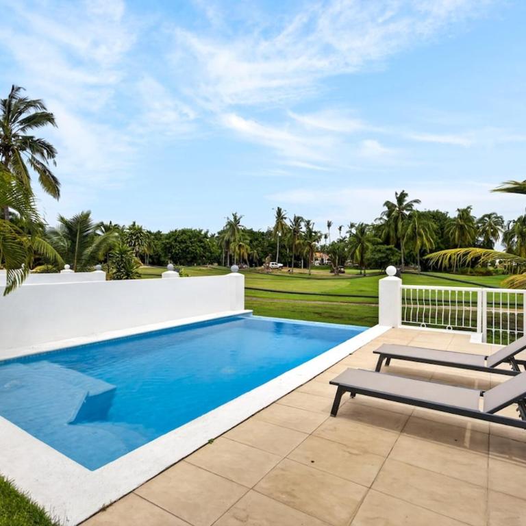 Residencia con alberca y vista al campo de golf - Casa de 4 dormitorios - 11