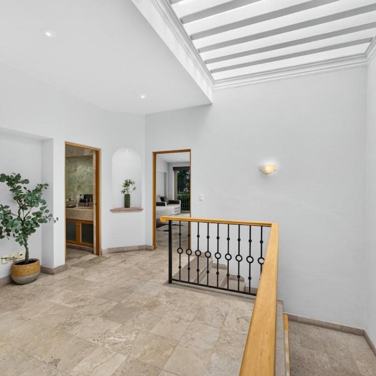 Residencia con alberca y vista al campo de golf - Casa de 4 dormitorios - 12