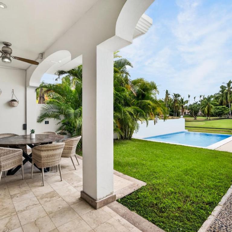 Residencia con alberca y vista al campo de golf - Casa de 4 dormitorios - 14