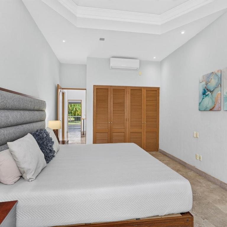 Residencia con alberca y vista al campo de golf - Casa de 4 dormitorios - 26